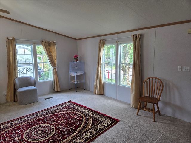 8 Maple Drive, Olmsted Twp, OH 44138