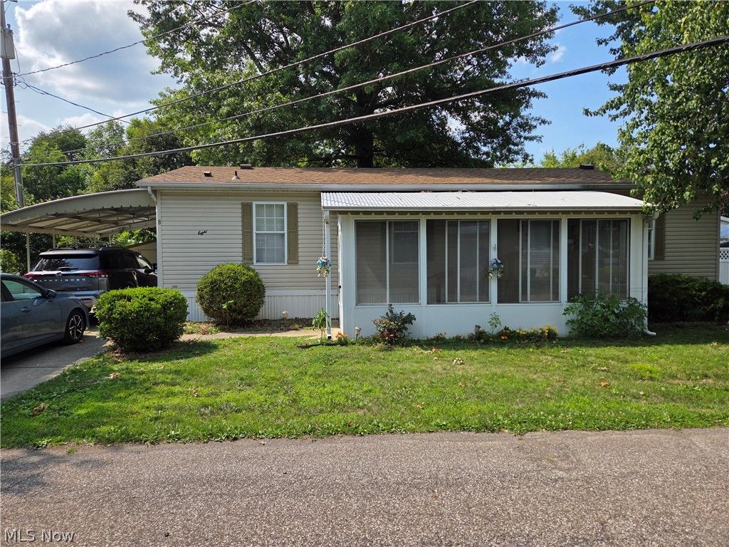 8 Maple Drive, Olmsted Twp, OH 44138
