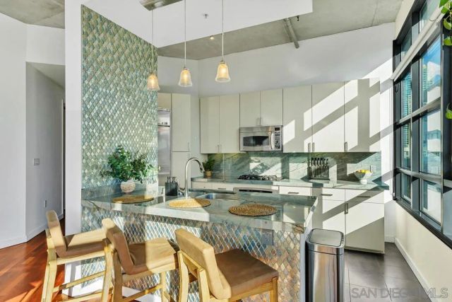 1050 Island 612, San Diego, CA 92101