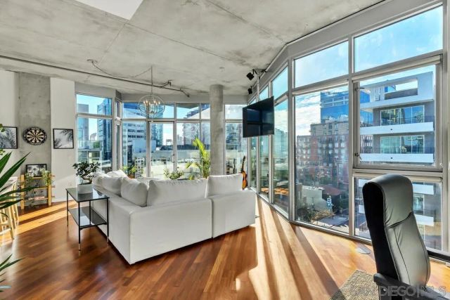 1050 Island 612, San Diego, CA 92101