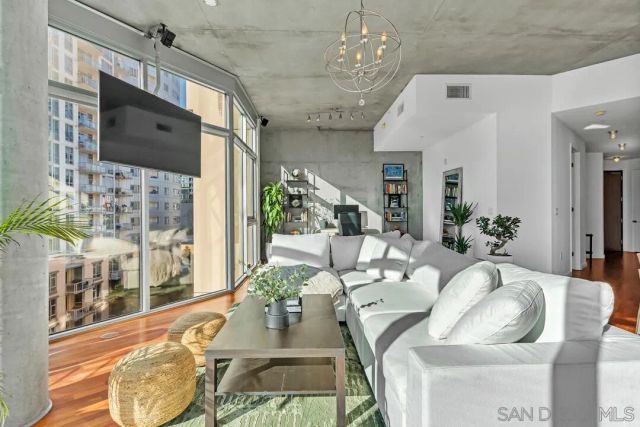 1050 Island 612, San Diego, CA 92101