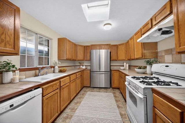 226 W Clay St, Stockton, CA 95206