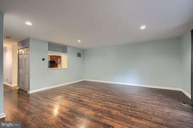 10 THE STRAND, Sparks, MD 21152