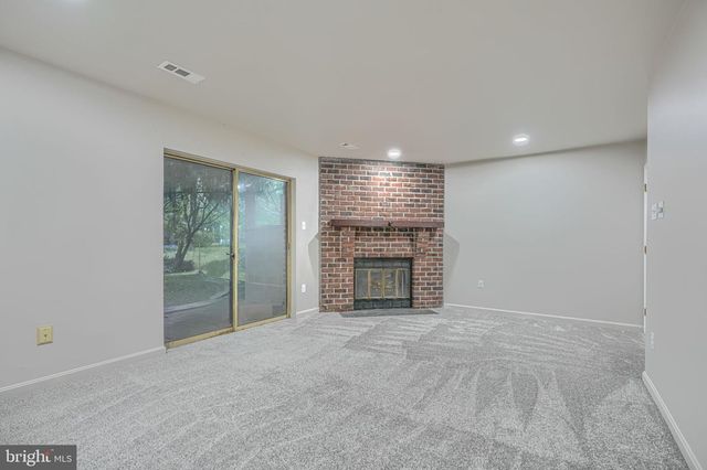 10 THE STRAND, Sparks, MD 21152