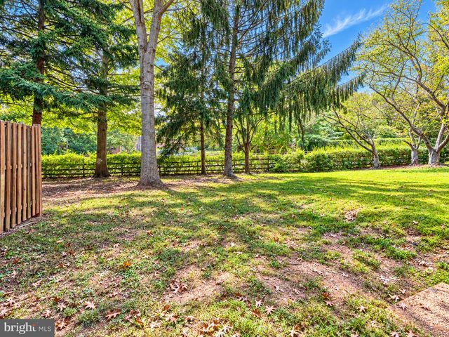 10 THE STRAND, Sparks, MD 21152