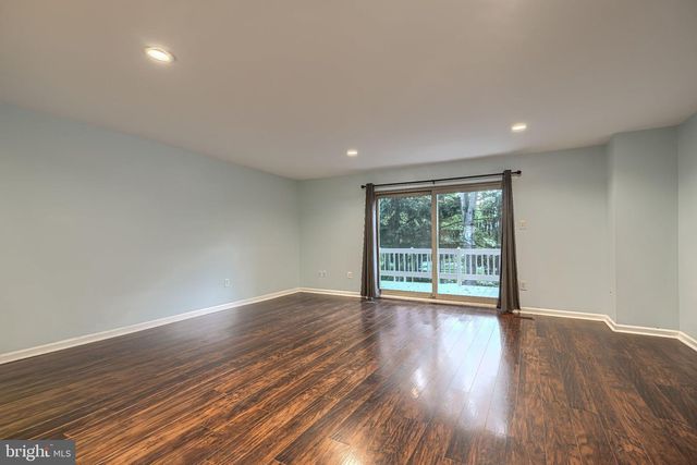 10 THE STRAND, Sparks, MD 21152