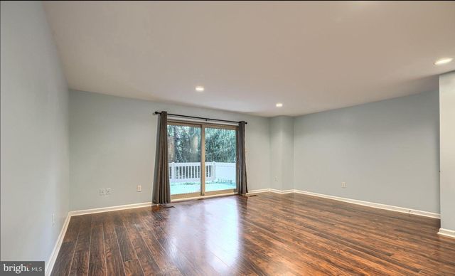 10 THE STRAND, Sparks, MD 21152