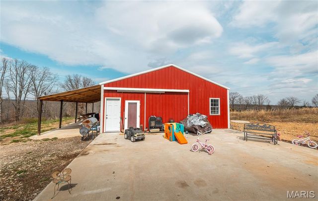 12855 Chicago Road, Dixon, MO 65459