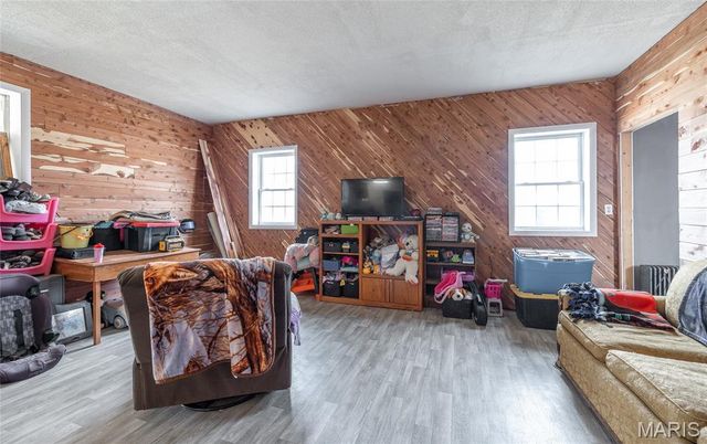 12855 Chicago Road, Dixon, MO 65459