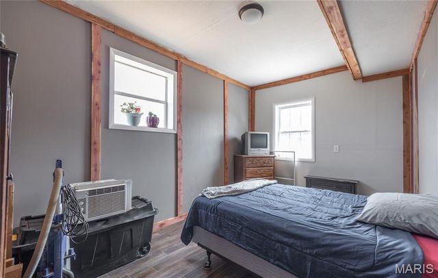 12855 Chicago Road, Dixon, MO 65459