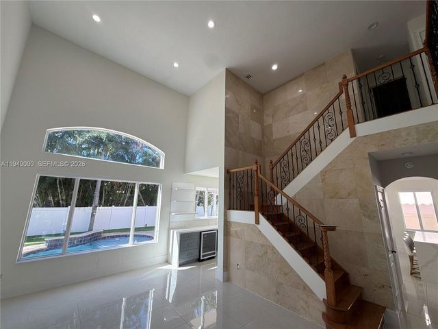 364 SW 188th Ave, Pembroke Pines, FL 33029