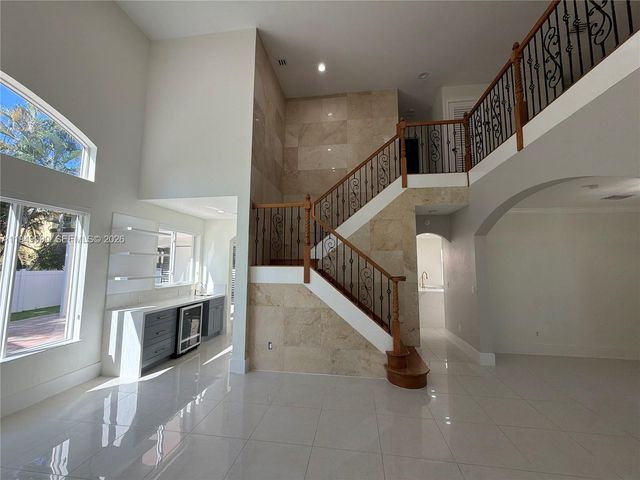 364 SW 188th Ave, Pembroke Pines, FL 33029