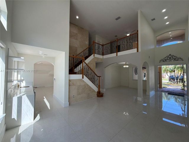 364 SW 188th Ave, Pembroke Pines, FL 33029