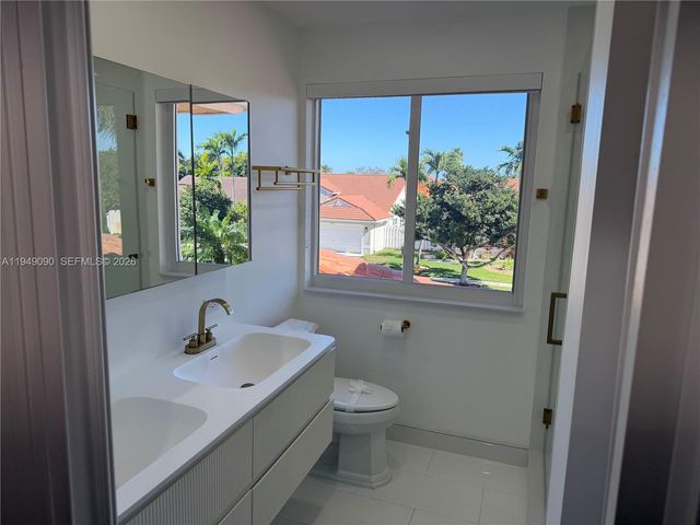 364 SW 188th Ave, Pembroke Pines, FL 33029