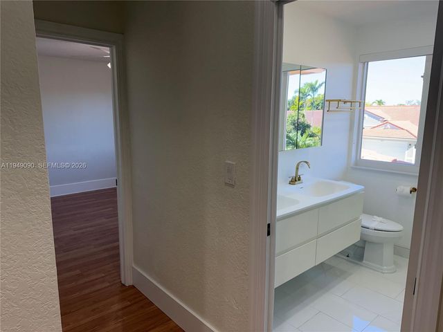 364 SW 188th Ave, Pembroke Pines, FL 33029