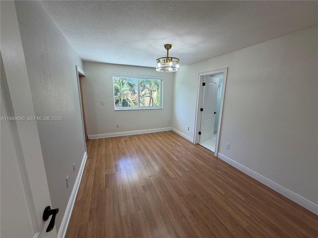 364 SW 188th Ave, Pembroke Pines, FL 33029