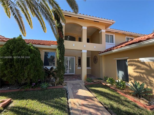 364 SW 188th Ave, Pembroke Pines, FL 33029
