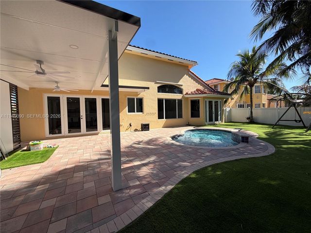 364 SW 188th Ave, Pembroke Pines, FL 33029