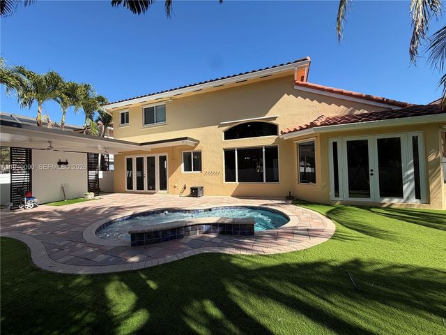 364 SW 188th Ave, Pembroke Pines, FL 33029