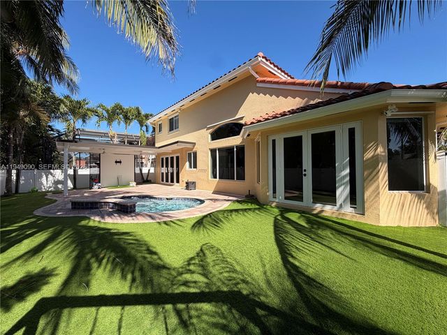 364 SW 188th Ave, Pembroke Pines, FL 33029