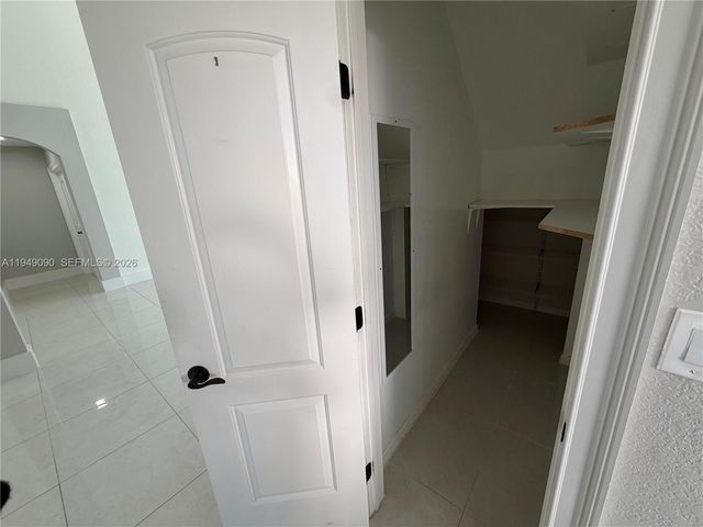 364 SW 188th Ave, Pembroke Pines, FL 33029