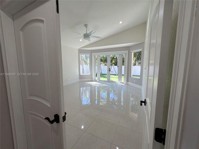 364 SW 188th Ave, Pembroke Pines, FL 33029