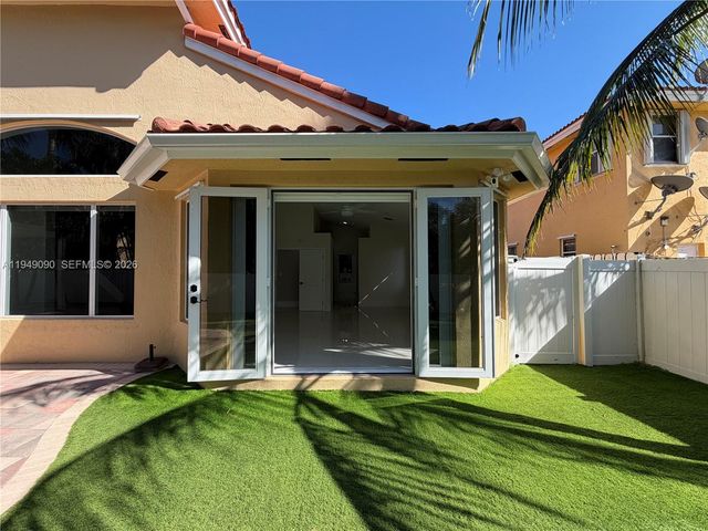 364 SW 188th Ave, Pembroke Pines, FL 33029