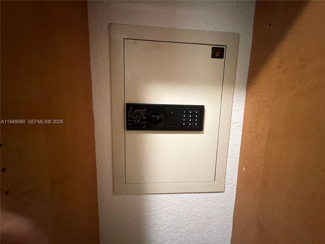 364 SW 188th Ave, Pembroke Pines, FL 33029