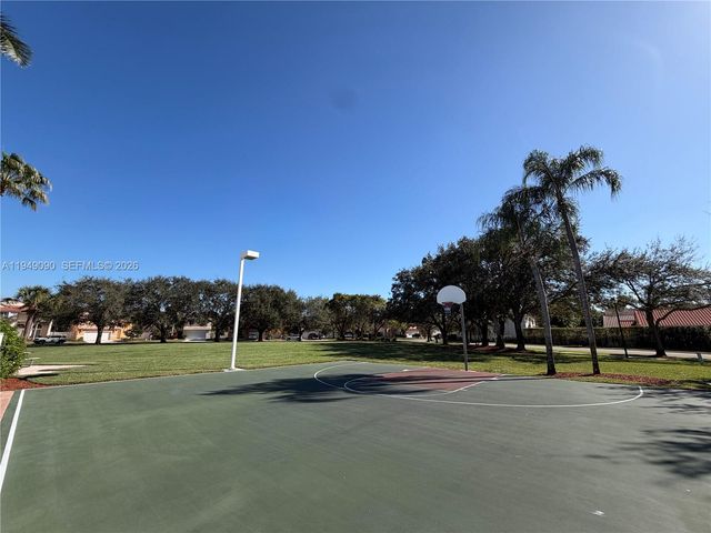 364 SW 188th Ave, Pembroke Pines, FL 33029