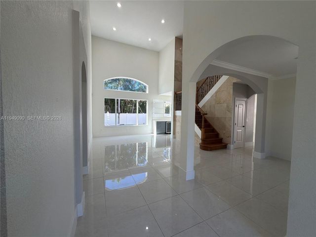 364 SW 188th Ave, Pembroke Pines, FL 33029