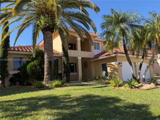 364 SW 188th Ave, Pembroke Pines, FL 33029