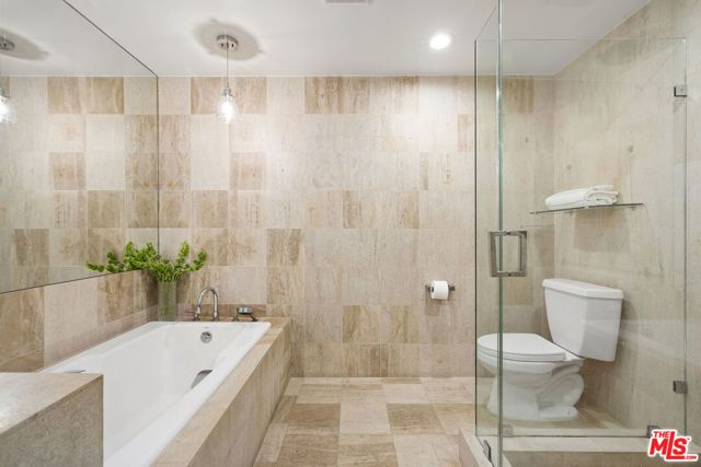 211 S Spalding Drive 109S, Beverly Hills, CA 90212