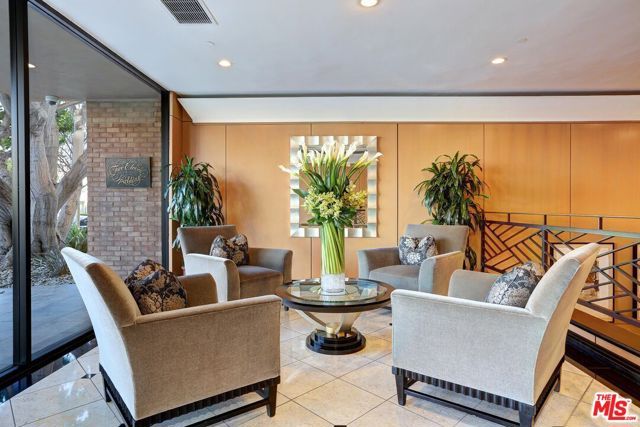 211 S Spalding Drive 109S, Beverly Hills, CA 90212