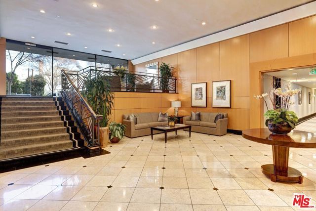 211 S Spalding Drive 109S, Beverly Hills, CA 90212