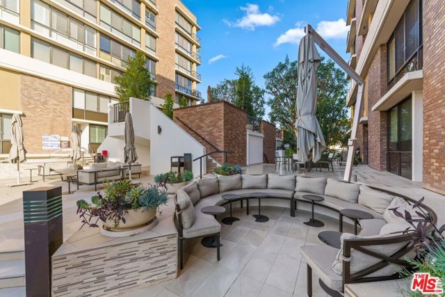 211 S Spalding Drive 109S, Beverly Hills, CA 90212