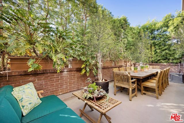 211 S Spalding Drive 109S, Beverly Hills, CA 90212