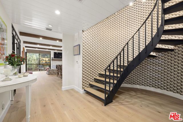 211 S Spalding Drive 109S, Beverly Hills, CA 90212