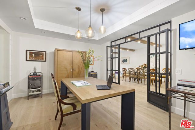 211 S Spalding Drive 109S, Beverly Hills, CA 90212