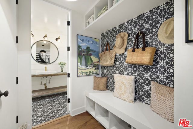 211 S Spalding Drive 109S, Beverly Hills, CA 90212