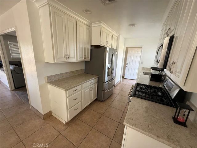 1064 Tioga, Manteca, CA 95337