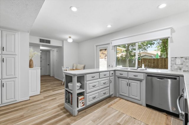 3800 Aspenwood Drive, Bedford, TX 76021