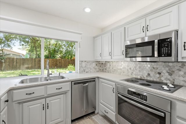 3800 Aspenwood Drive, Bedford, TX 76021