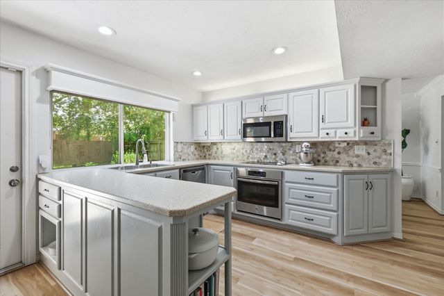 3800 Aspenwood Drive, Bedford, TX 76021