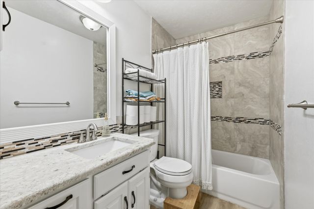 3800 Aspenwood Drive, Bedford, TX 76021