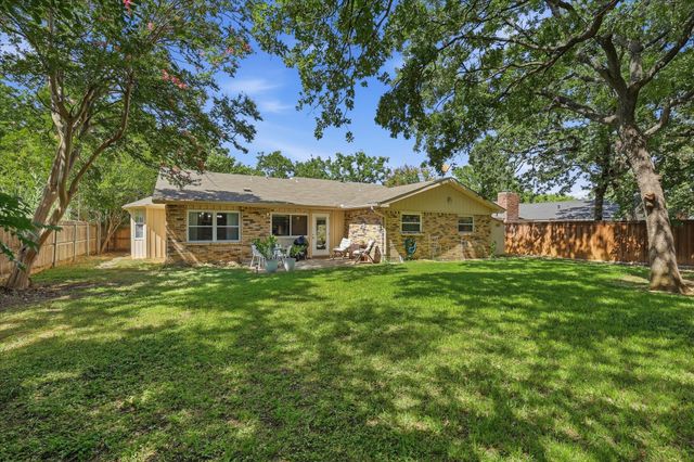 3800 Aspenwood Drive, Bedford, TX 76021