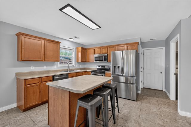 3904 LADUE CT, Columbia, MO 65202