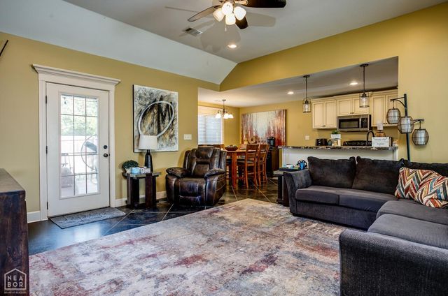 1112 Paragould Drive, Jonesboro, AR 72401