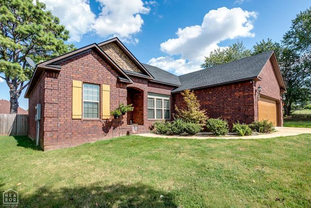 1112 Paragould Drive, Jonesboro, AR 72401