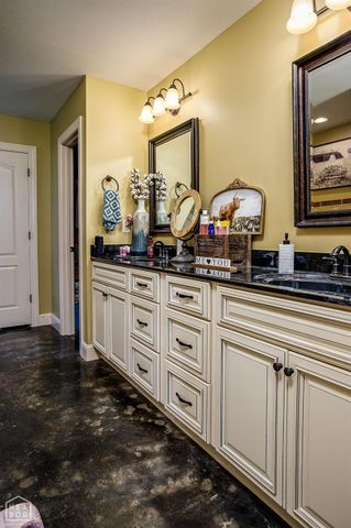 1112 Paragould Drive, Jonesboro, AR 72401
