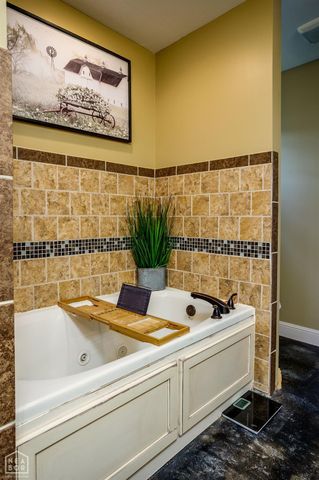 1112 Paragould Drive, Jonesboro, AR 72401